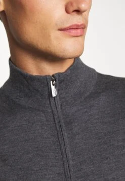 Emporio Armani Cardigan - Cardigan - Grey -Total Wear Store b9c1d1bf7fab410d98aebeeff47fe353