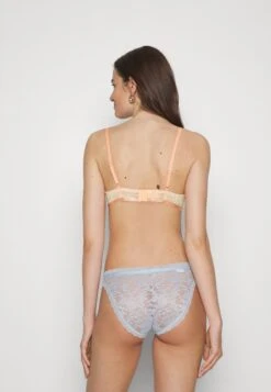 Emporio Armani Bra Pads - Push-Up Bra - Papaya 10 Emporio Armani Bra Pads - Push-Up Bra - Papaya -Total Wear Store ba4290a7a49e4f2fb9ce7f2b4244a12c