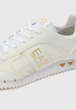 EA7 Emporio Armani UNISEX - Trainers - Triple White/gold-coloured -Total Wear Store bba069e1113d489eb3e476c3c1d46d89