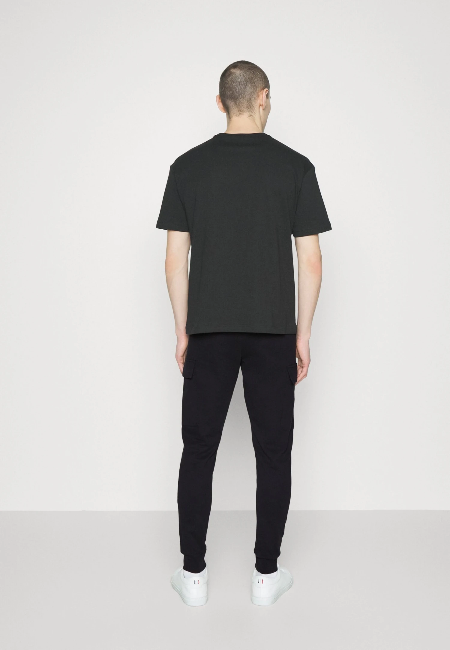 EA7 Emporio Armani Trouser - Tracksuit Bottoms - Dark Blue 5 EA7 Emporio Armani Trouser - Tracksuit Bottoms - Dark Blue - Image 3