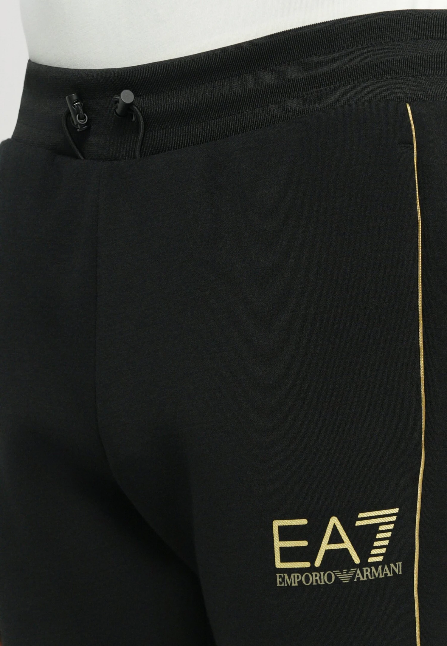 EA7 Emporio Armani LABEL PANTS - Tracksuit Bottoms - Black 9 EA7 Emporio Armani LABEL PANTS - Tracksuit Bottoms - Black - Image 7