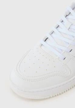 EA7 Emporio Armani SLASHER UNISEX - Trainers - Full White/antartica -Total Wear Store bdeae0f60235484ca188433df2671fe7