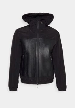 Emporio Armani Blouson - Leather Jacket - Nero 12 Emporio Armani Blouson - Leather Jacket - Nero -Total Wear Store be99179583174e57b382d5d958be80d1