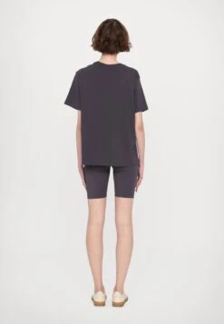 EA7 Emporio Armani Basic T-shirt - Periscope -Total Wear Store bf604df394864df8ad9f6c30971d6273