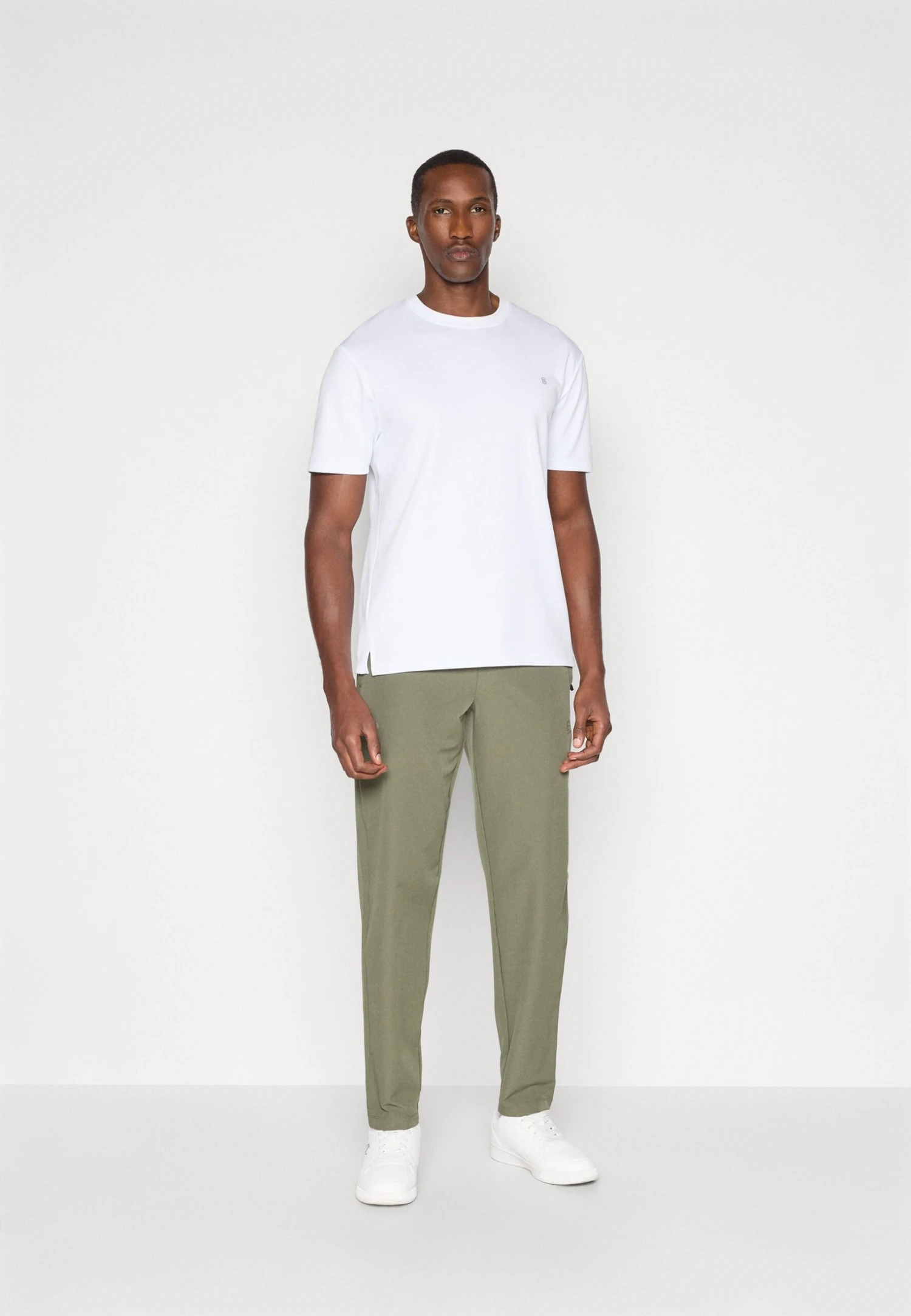 EA7 Emporio Armani PANTS - Outdoor Trousers - Beetle 4 EA7 Emporio Armani PANTS - Outdoor Trousers - Beetle - Image 2
