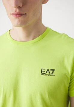 EA7 Emporio Armani Basic T-shirt - Verde Acido -Total Wear Store c276f98b5c7544438b853a9ea348580d