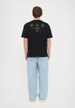 EA7 Emporio Armani TRAIN LOGO TEE UNISEX - Print T-shirt - Black/gold Coloured