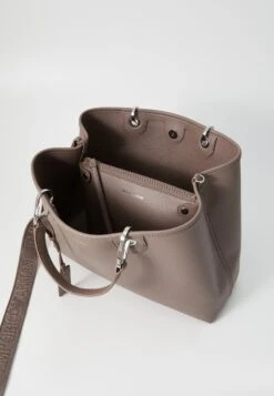 Emporio Armani BAG SET - Tote Bag - Taupe/taupe -Total Wear Store c59e7e182f834d1b87080e63b7106385