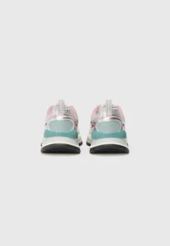EA7 Emporio Armani PREDATOR UNISEX - Trainers - Glacier Gray/dusty Orchid/grape/north Atlantic/pink Fluo/black -Total Wear Store c61943e837af47ebacbfa808459ebe40