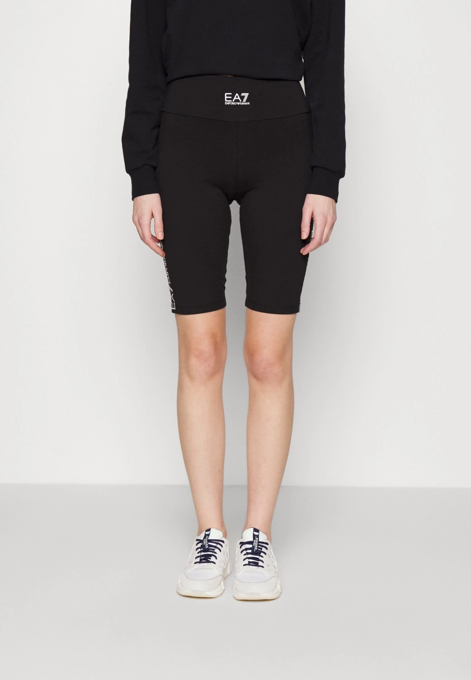 EA7 Emporio Armani Shorts - Black/White 3 EA7 Emporio Armani Shorts - Black/White