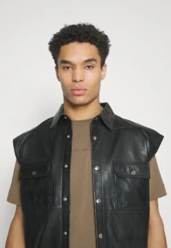 Emporio Armani Print T-Shirt - Fango 11 Emporio Armani Print T-Shirt - Fango -Total Wear Store c734af2749b3411d82c55eaccc1b10c7