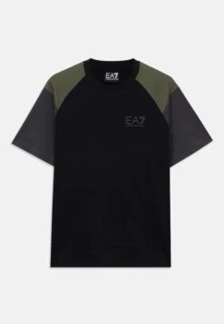 EA7 Emporio Armani TRAIN ATHLETIC BLOCK TEE - Basic T-shirt - Black -Total Wear Store c76cc7443daa4ebf9cf514cfc9a1a74d
