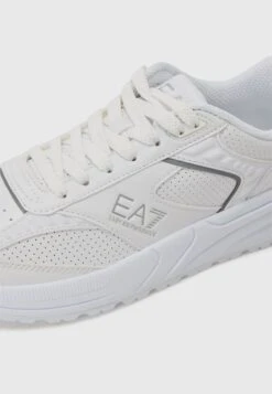 EA7 Emporio Armani CARTER UNISEX - Trainers - Triple White/silver-coloured -Total Wear Store c79dc9920889430a880792302d4cba49