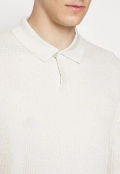 Emporio Armani Jumper - Beige Argent 17 Emporio Armani Jumper - Beige Argent -Total Wear Store c8f9694271564a37ae99086a4b1814bf