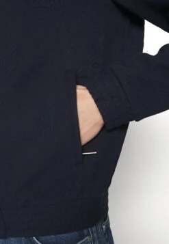 Emporio Armani Blouson - Bomber Jacket - Blu Navy -Total Wear Store cb621e26dfc94b7bbccb1f524d3abcce