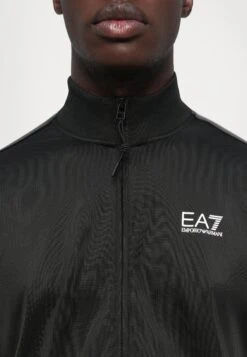 EA7 Emporio Armani TRAIN LINES SET - Tracksuit - Black -Total Wear Store ccad7e66e5604126b104d13a7e13eb06