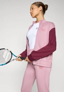 EA7 Emporio Armani TENNIS PRO FREESTYLE TRACKSUIT SET - Tracksuit - Dusky Orchid/bordeaux -Total Wear Store cd7eb9f6180f442fb5c32bc8920ec452