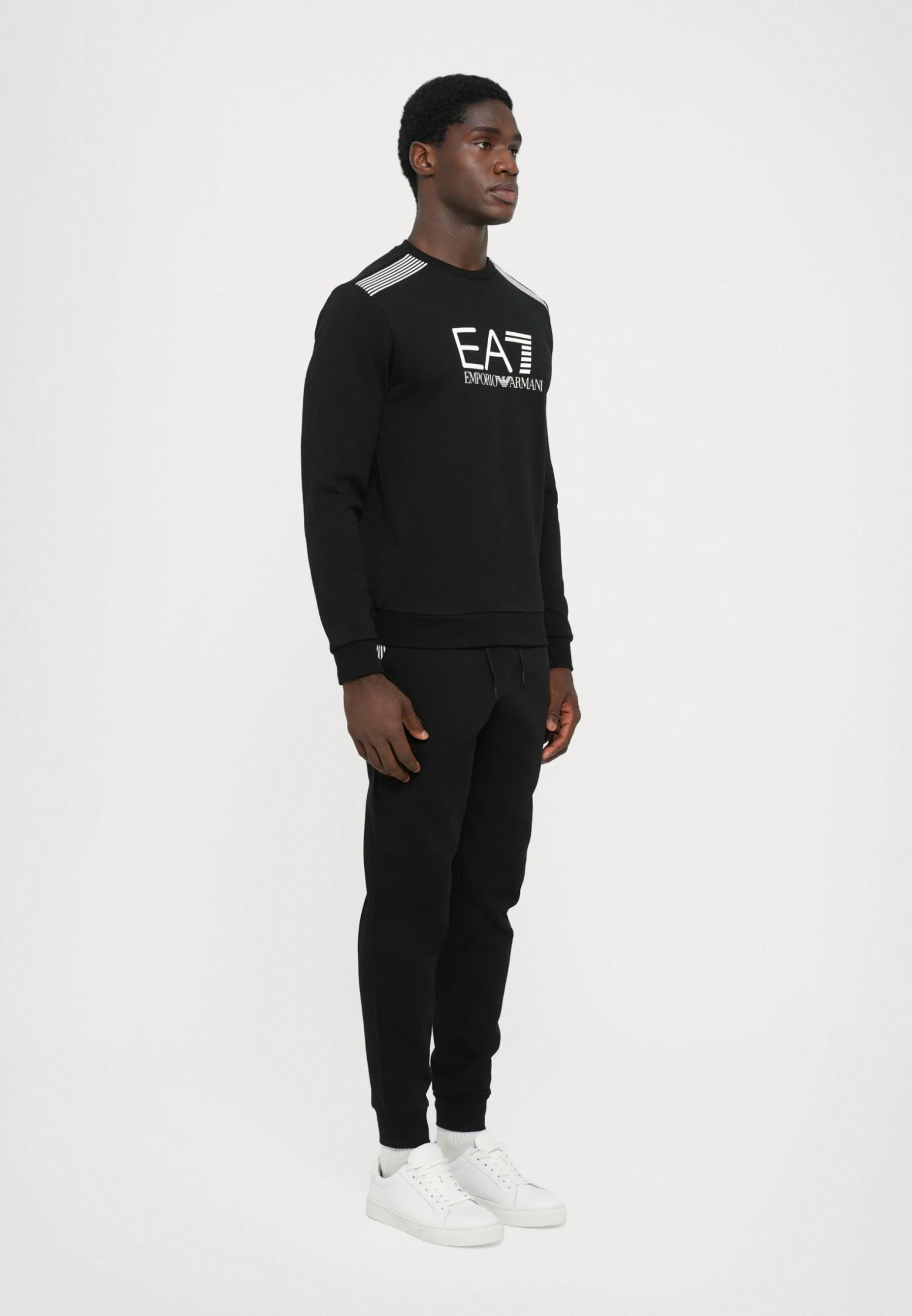 EA7 Emporio Armani TRAIN LINES - Sweatshirt - Black Beauty 6 EA7 Emporio Armani TRAIN LINES - Sweatshirt - Black Beauty - Image 4