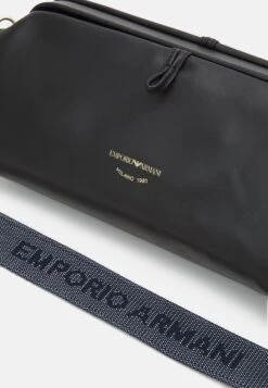 Emporio Armani Doctor - Across Body Bag - Nero 9 Emporio Armani Doctor - Across Body Bag - Nero -Total Wear Store cec0669c4a4b4540b38e15a7b8f5cf1b