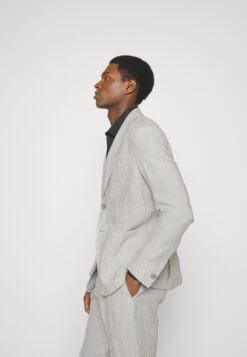 Emporio Armani Giacca - Blazer Jacket - Grigio Piuma -Total Wear Store cfee906a27f4458bbaa7a091cafe91ba