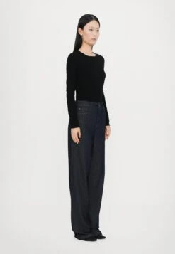 Emporio Armani POCKETS PANT - Relaxed Fit Jeans - Blue Denim 12 Emporio Armani POCKETS PANT - Relaxed Fit Jeans - Blue Denim -Total Wear Store d0c348af997849d3a9ba7aa4c8adcee7