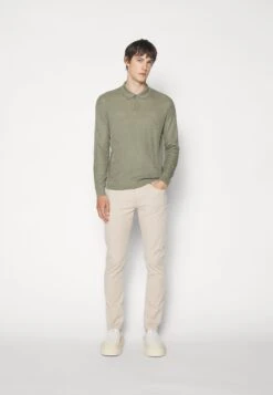 Emporio Armani Jumper - Verde Militare -Total Wear Store d0dc443ee3114e598d51b5cfa4df6fbe
