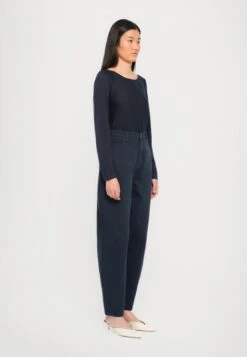 Emporio Armani PANT - Mom Jeans - Blu Navy -Total Wear Store d176039407b746c7bfcf50f9beb01e17