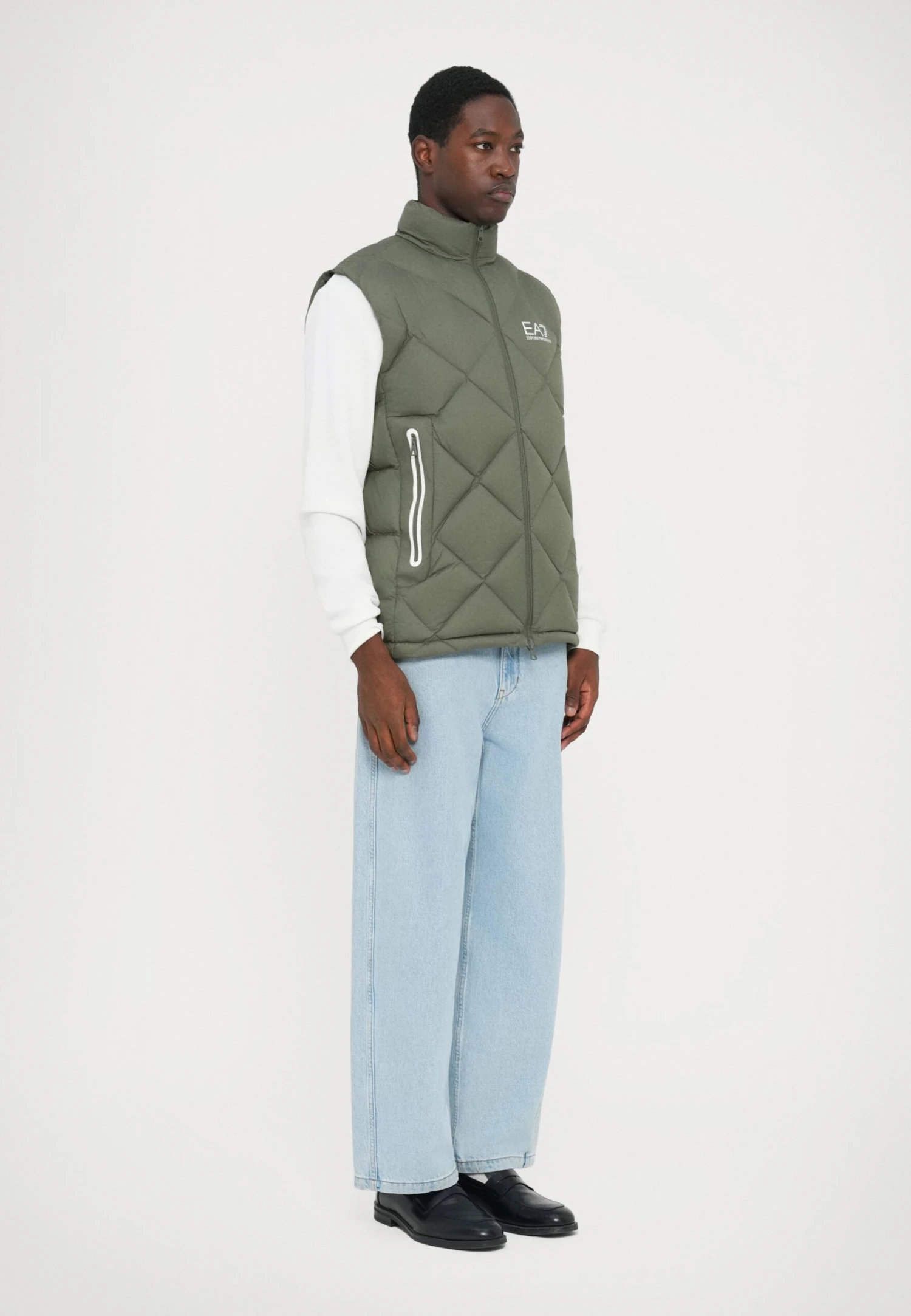 EA7 Emporio Armani MOUNTAIN QUILTED VEST - Waistcoat - Beetle 6 EA7 Emporio Armani MOUNTAIN QUILTED VEST - Waistcoat - Beetle - Image 4