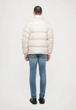 Emporio Armani JACKET - Down Jacket - Ecru -Total Wear Store d3a8b69972cf415782e8f045e011e19b