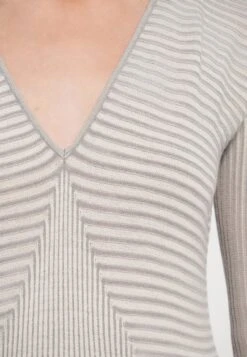 Emporio Armani Jumper - Fancy Grey -Total Wear Store d41967e357fc48f9a61a725d10a21480