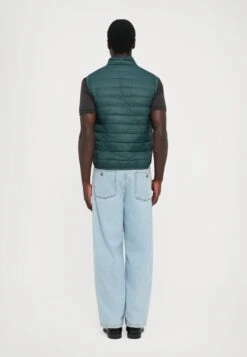 EA7 Emporio Armani TRAIN CORE LIGHT VEST - Waistcoat - Ponderosa Pine -Total Wear Store d52e6455124248e5b714e32bef8c6718