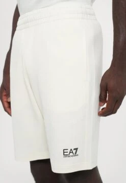 EA7 Emporio Armani TRAIN CORE - Sports Shorts - Vanilla Ice -Total Wear Store d53fe1c1a0be42759ea7e8747c9de03f