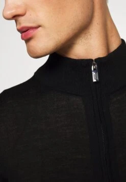 Emporio Armani Cardigan - Cardigan - Nero -Total Wear Store d5612eba4c3f4a99b6b7e862d14b206b