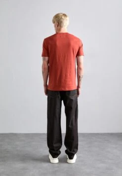 Emporio Armani POCKETS PANT - Trousers - Espresso 10 Emporio Armani POCKETS PANT - Trousers - Espresso -Total Wear Store d5f1d42051e148dda01e8b07554cb1ca