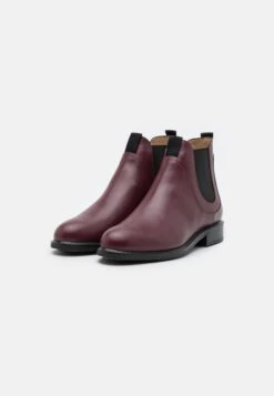 Emporio Armani Boot - Classic Ankle Boots - Bordeaux/Nero -Total Wear Store d6c3053f521940a4a90b414d0f2dc95c