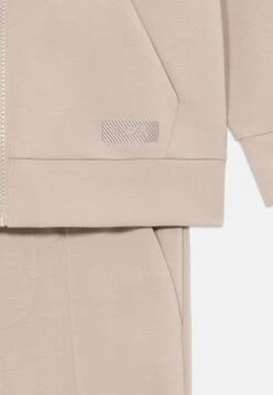 Emporio Armani BELOW SET UNISEX - Tracksuit - Nacreous Clouds -Total Wear Store d764619102384b23b62d3889ac0ca085