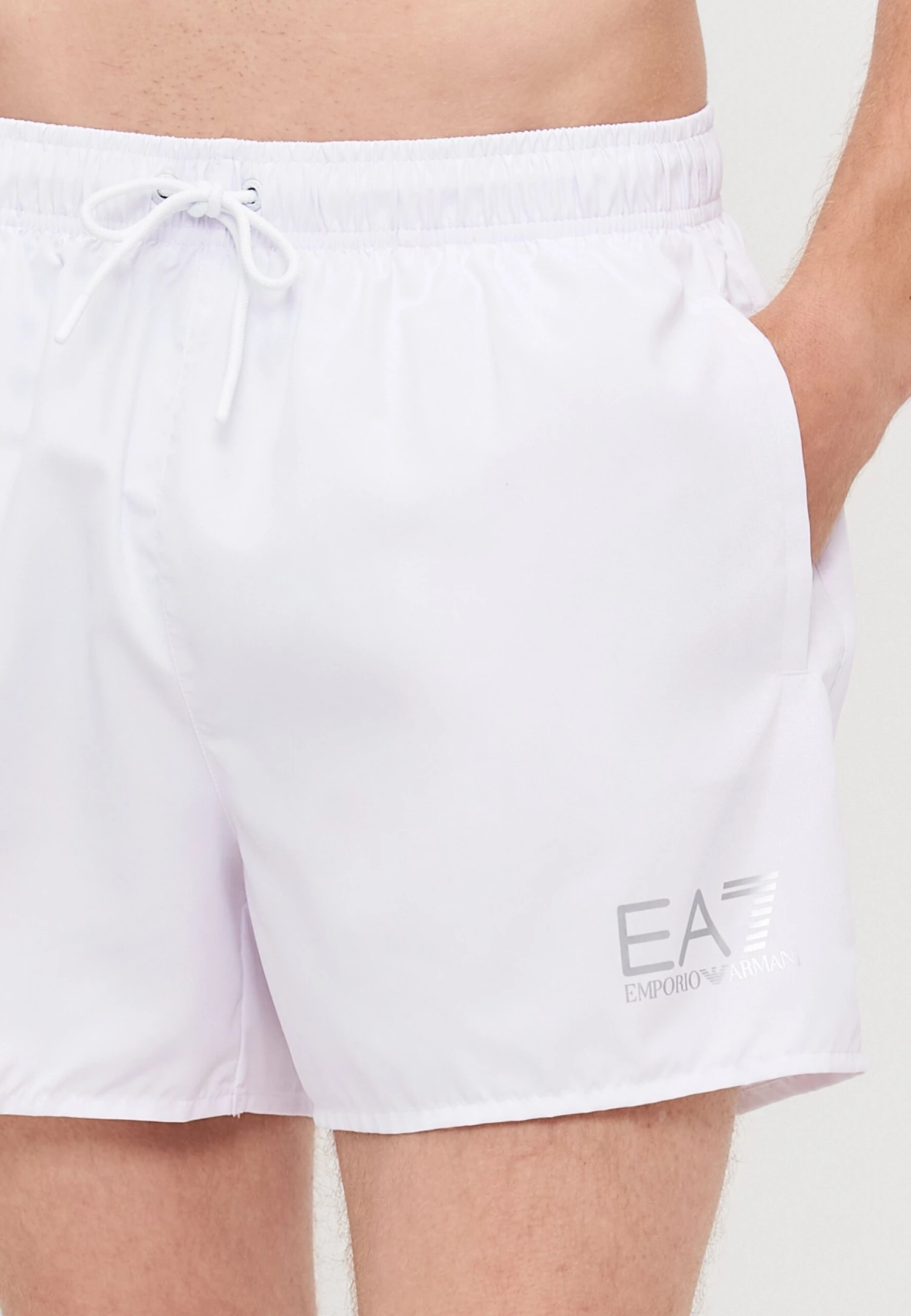EA7 Emporio Armani BEACHWEAR - Swimming Shorts - White/silver-coloured 8 EA7 Emporio Armani BEACHWEAR - Swimming Shorts - White/silver-coloured - Image 6