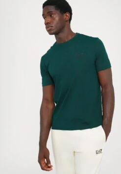 EA7 Emporio Armani TRAIN CORE TEE - Basic T-shirt - Ponderosa Pine 26 EA7 Emporio Armani TRAIN CORE TEE - Basic T-shirt - Ponderosa Pine -Total Wear Store d98506899b214cdb8251afa8d5615500