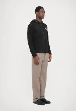 EA7 Emporio Armani TRAIN LABEL HOODIE ALCANTARA - Zip-up Sweatshirt - Black -Total Wear Store da17b3fb9393422a88bbd3946af04725