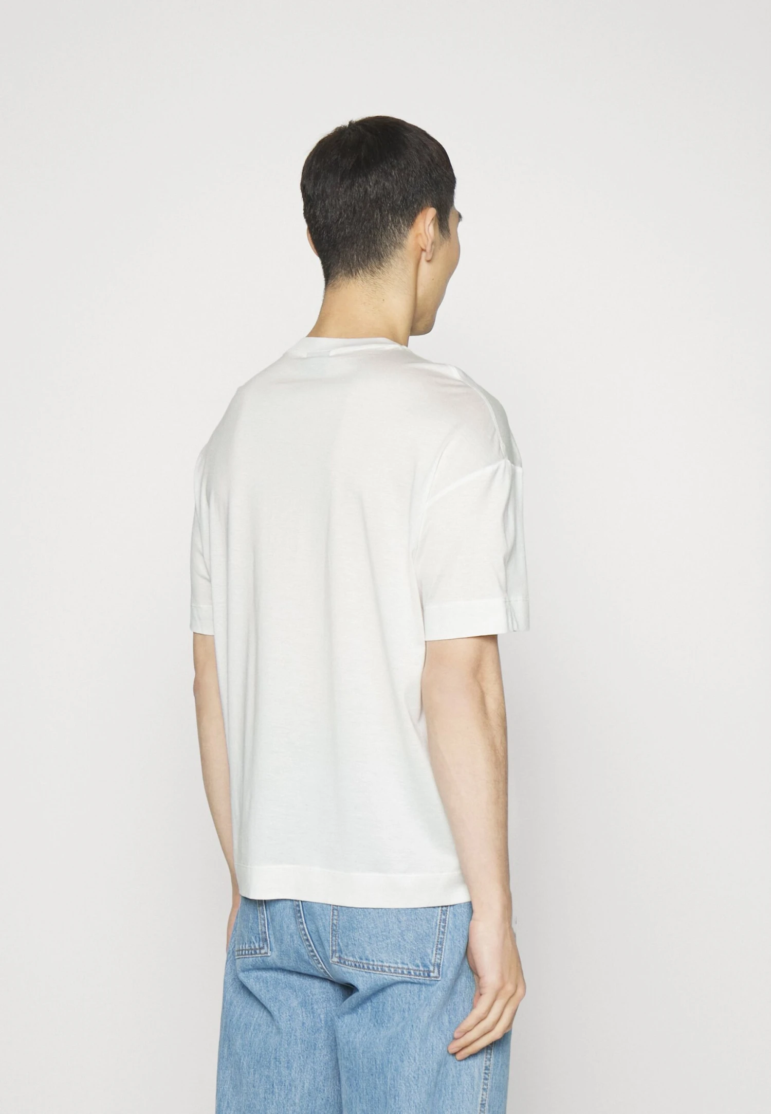 Emporio Armani Print T-Shirt - Bianco Scritta 5 Emporio Armani Print T-Shirt - Bianco Scritta - Image 3