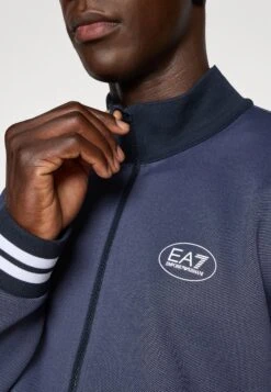 EA7 Emporio Armani TENNIS CLUB TRACKTOP - Zip-up Sweatshirt - Blue -Total Wear Store da8c73856c134985a72de36cd0cea316