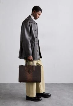 Emporio Armani BRIEFCASE BAG - Cross Body Bag - Delicioso 11 Emporio Armani BRIEFCASE BAG - Cross Body Bag - Delicioso -Total Wear Store db6cb2e1b1bb4b468f559aa24cdeedfd