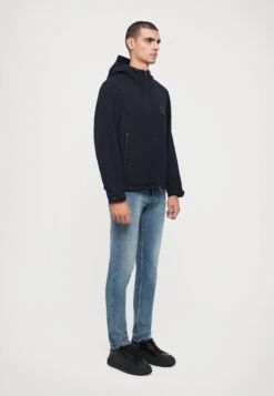 Emporio Armani BLOUSON JACKET - Light Jacket - Iconico Blu Navy -Total Wear Store dcd45a95ed6041cfa60e7f0fc2e6562b