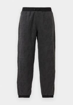 EA7 Emporio Armani TRAIN LOGO SERIES PANTS - Tracksuit Bottoms - Beetle 17 EA7 Emporio Armani TRAIN LOGO SERIES PANTS - Tracksuit Bottoms - Beetle -Total Wear Store ddaef0672e094623ae579c2a06b9725a