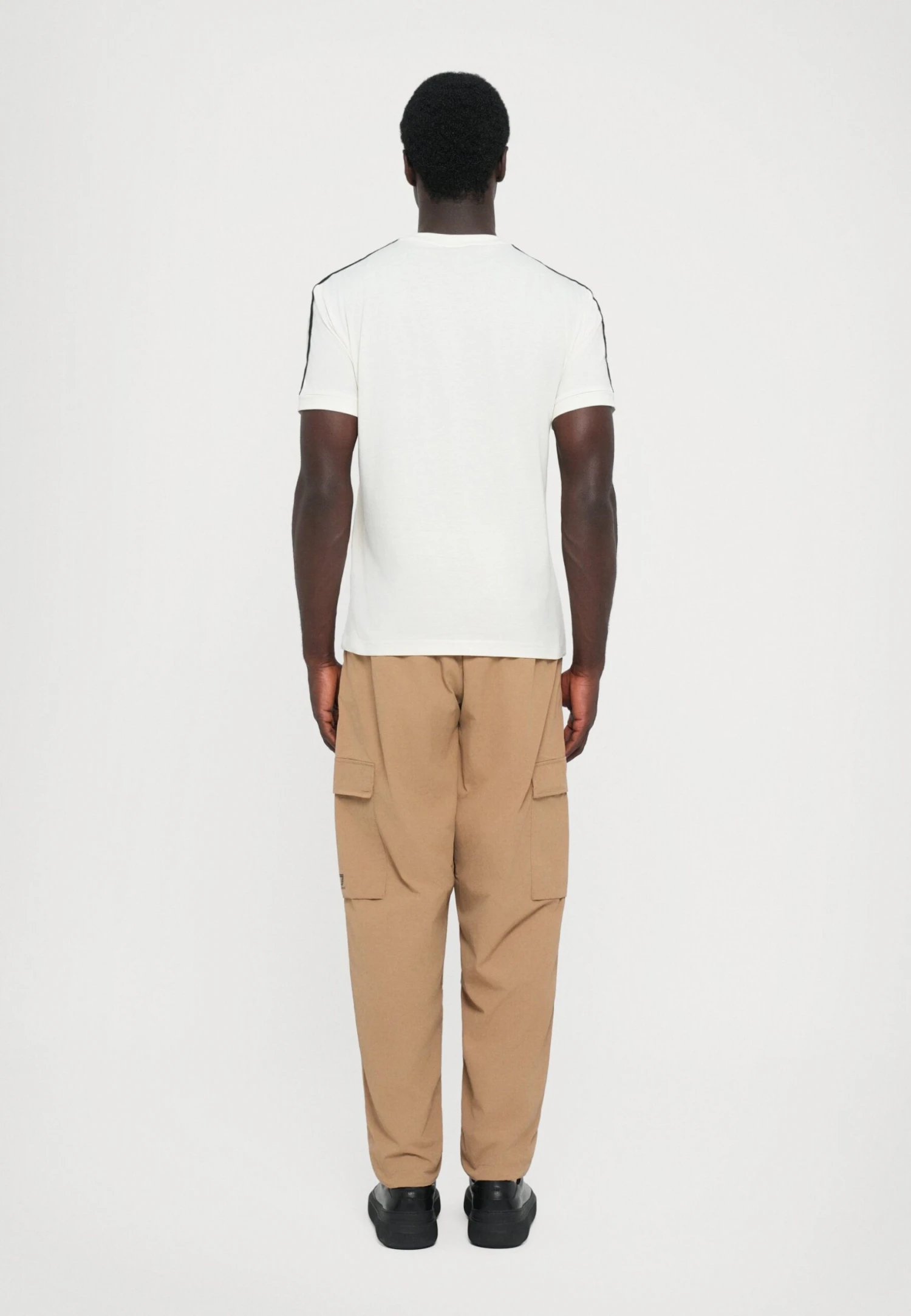 EA7 Emporio Armani LOGO SERIES TAPE TEE - Print T-shirt - Vanilla Ice 5 EA7 Emporio Armani LOGO SERIES TAPE TEE - Print T-shirt - Vanilla Ice - Image 3