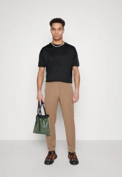 Emporio Armani Basic T-Shirt - Nero -Total Wear Store de5b3428214c47ec9291706f8d50ca97