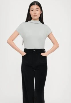 Emporio Armani PANT - Relaxed Fit Jeans - Black -Total Wear Store de868ee1518d428a974a9a71e183b4e7