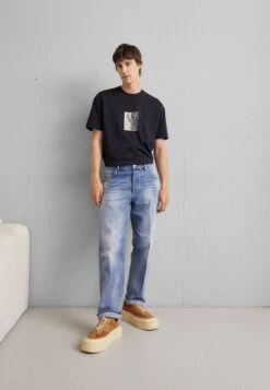 Emporio Armani Pockets Pant - Straight Leg Jeans - Denim Blu -Total Wear Store def74bf54eed4c0c8df841c67afe5605