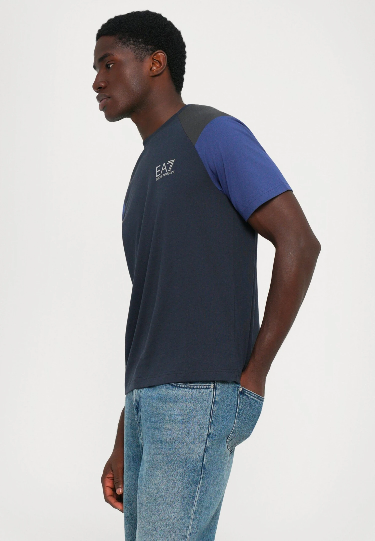 EA7 Emporio Armani TRAIN ATHLETIC COLOUR BLOCK TEE - Print T-shirt - Blue 7 EA7 Emporio Armani TRAIN ATHLETIC COLOUR BLOCK TEE - Print T-shirt - Blue - Image 5