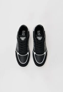 EA7 Emporio Armani NEW HERITAGE EAGLE UNISEX - Trainers - Black/white -Total Wear Store e0360c5701a14edca7ab3b3e4ac94537